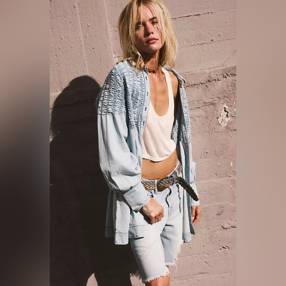 Free People Denim Find Me Now Mini Dress Buttons Smocked Glacier Blue S NWT - Picture 4 of 6